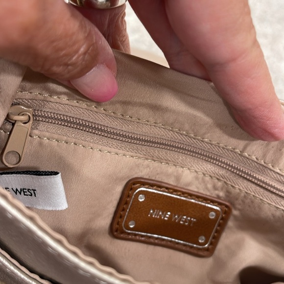 NINE WEST FAUX LEATHER TAUPE METALLIC COLOR CROSSBODY BAG WITH SILVER HARDWARE - Picture 5 of 10